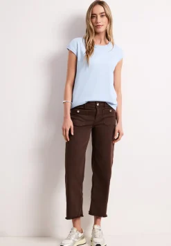 Shirt met boothals en decoratief detail