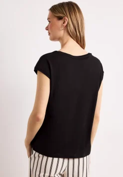 Shirt met boothals en decoratief detail