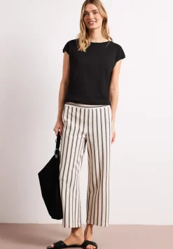 Shirt met boothals en decoratief detail