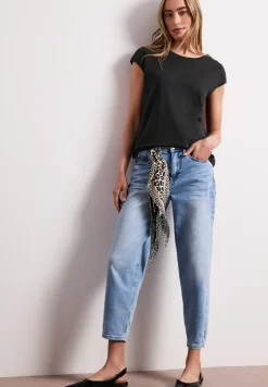 Shirt met boothals en decoratief detail