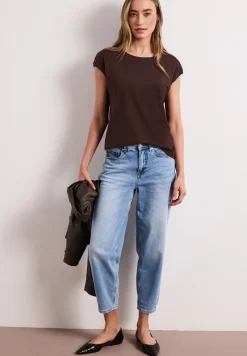 Shirt met boothals en decoratief detail