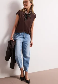 Shirt met boothals en decoratief detail