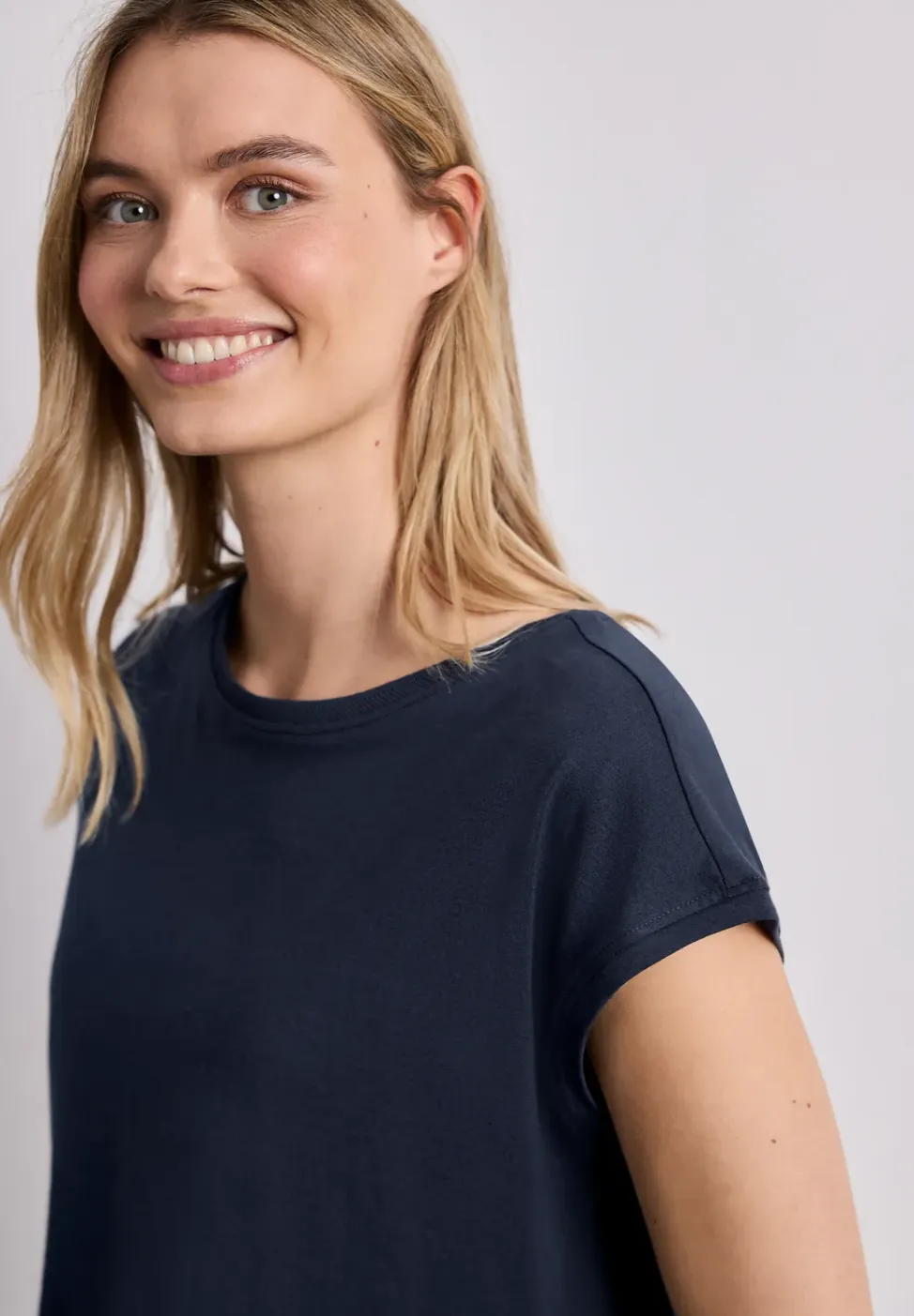 Shirt met boothals en decoratief detail