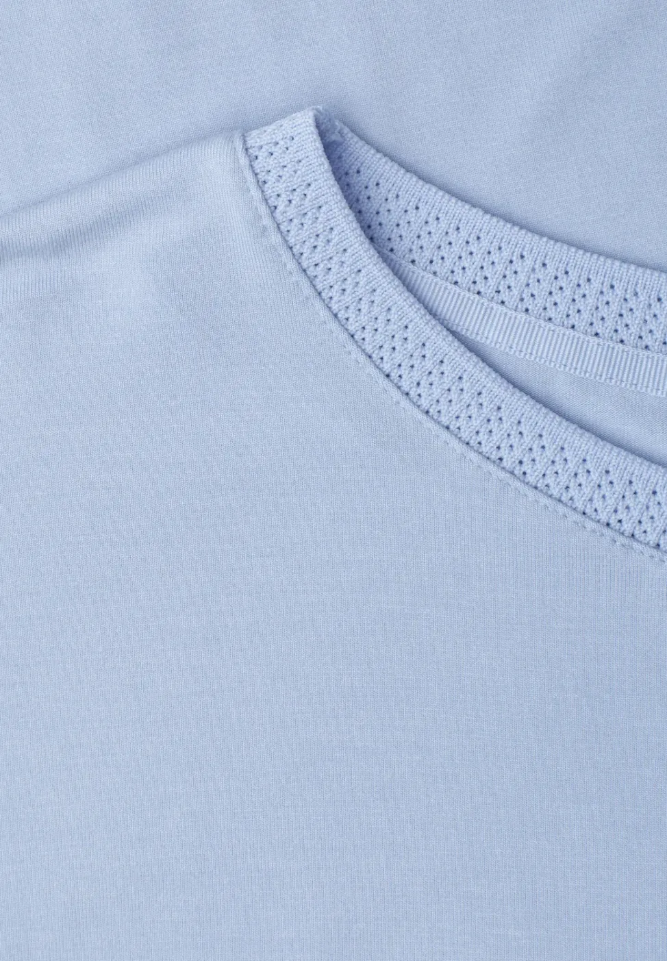 Shirt met boothals en decoratieve tape