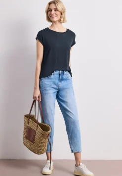 Shirt met boothals en decoratieve tape