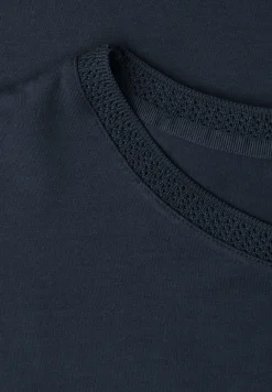 Shirt met boothals en decoratieve tape