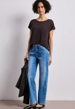 Shirt met boothals en schouderdetails