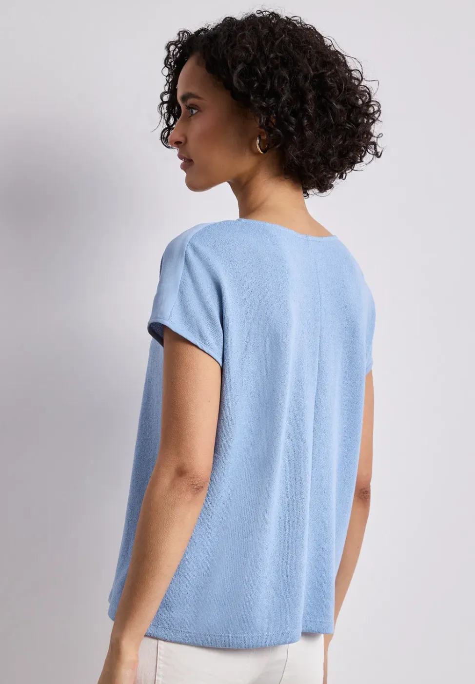 Shirt met boothals en schouderdetails