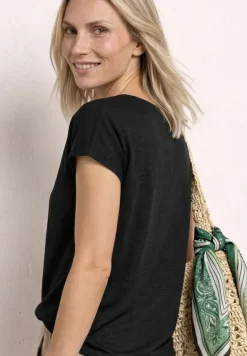 Shirt met boothals en smokdetail