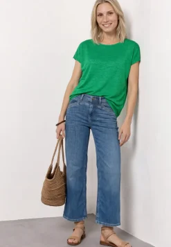 Shirt met boothals en smokdetail