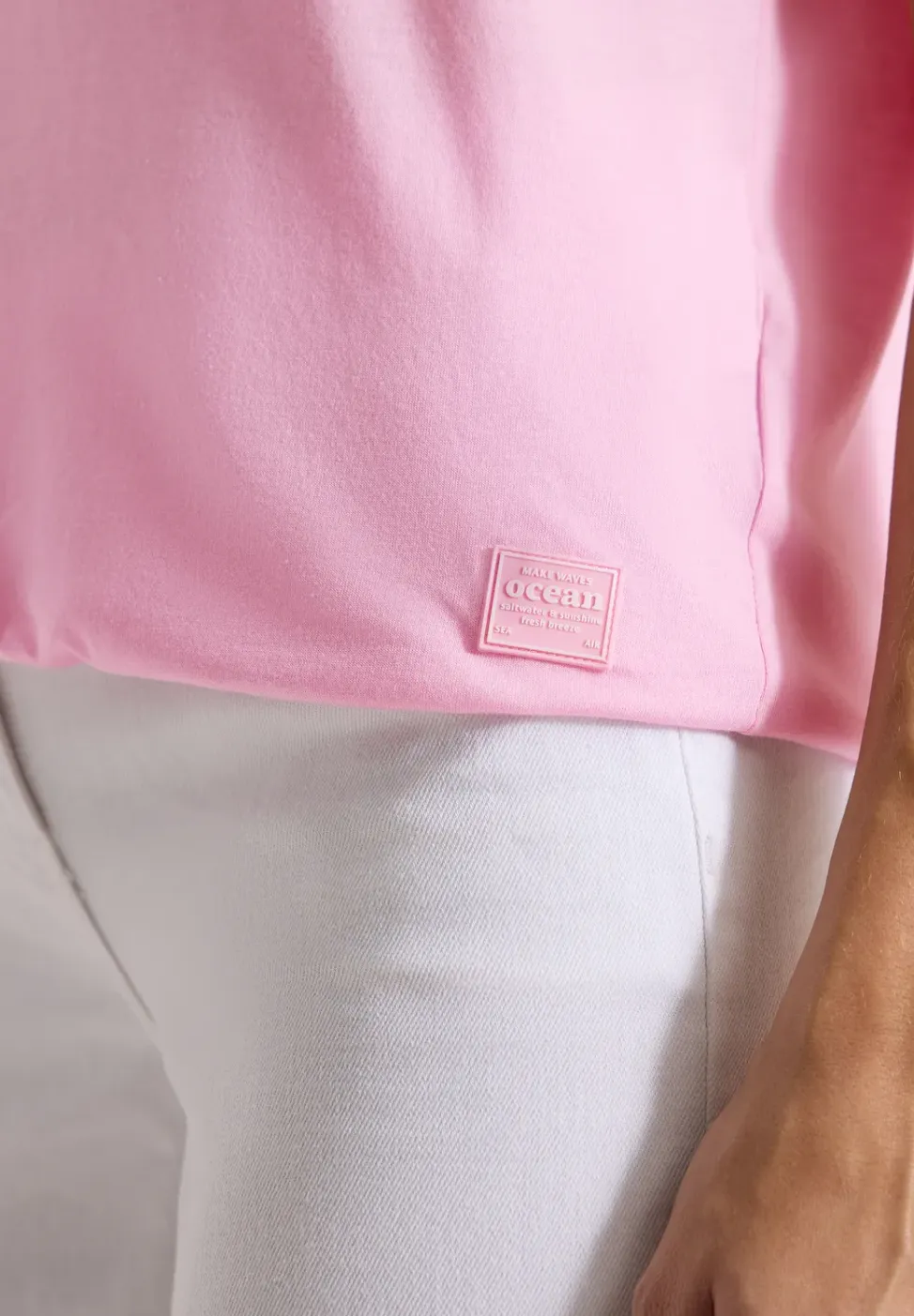Shirt met boothals en tekstopdruk