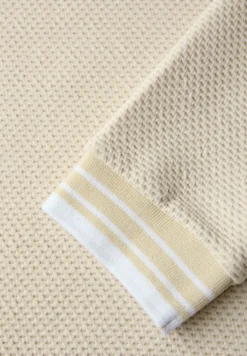 Shirt met contrasterende details