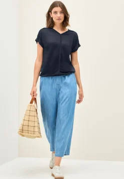 Shirt met decoratieve stiksels