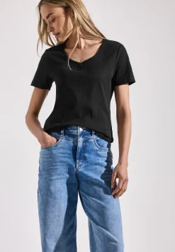 Shirt met decoratieve tape