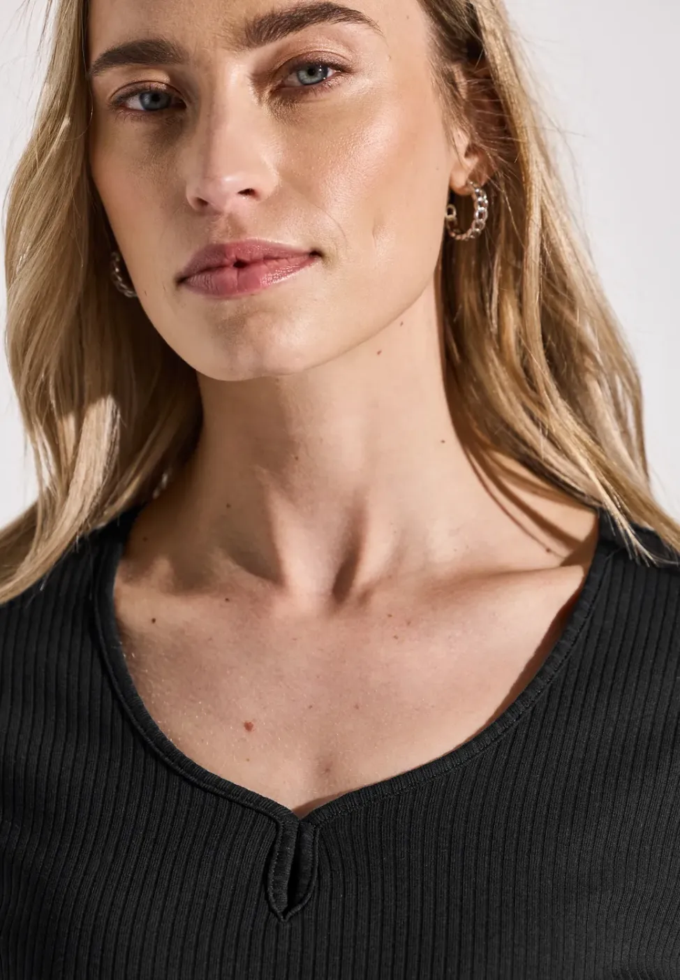 Shirt met decoratieve tape