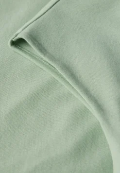 Shirt met diamanten halslijn