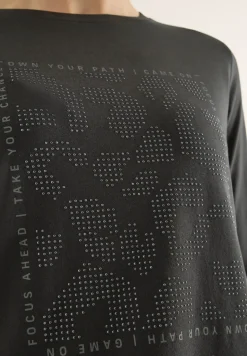 Shirt met edelstenen