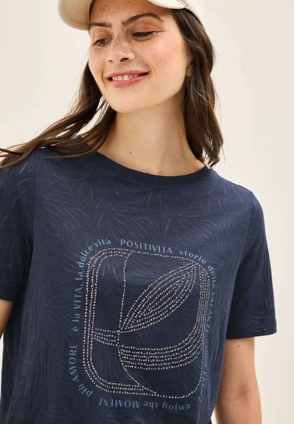 Shirt met edelstenen
