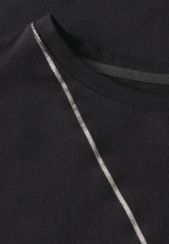 Shirt met fijne lijntjes