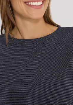 Shirt met fijne strepen