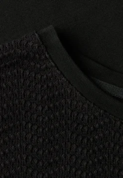 Shirt met gaatjesdetail