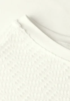 Shirt met gaatjesdetail