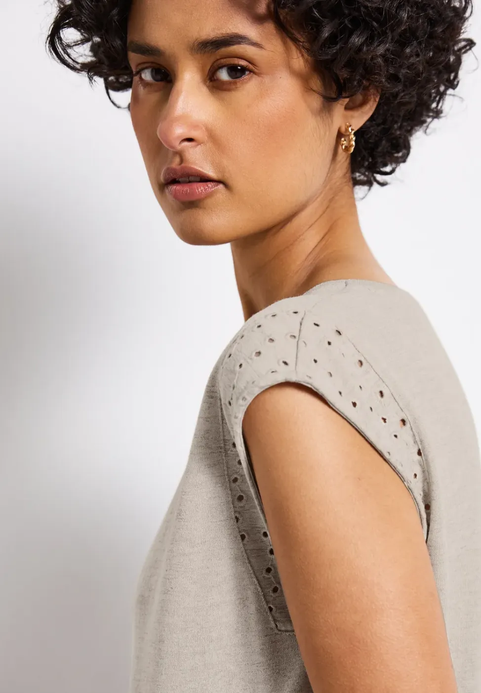 Shirt met geborduurde details