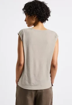 Shirt met geborduurde details