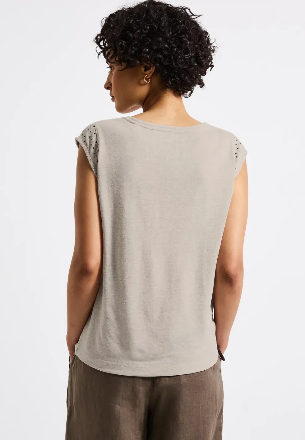 Shirt met geborduurde details