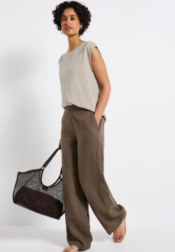 Shirt met geborduurde details