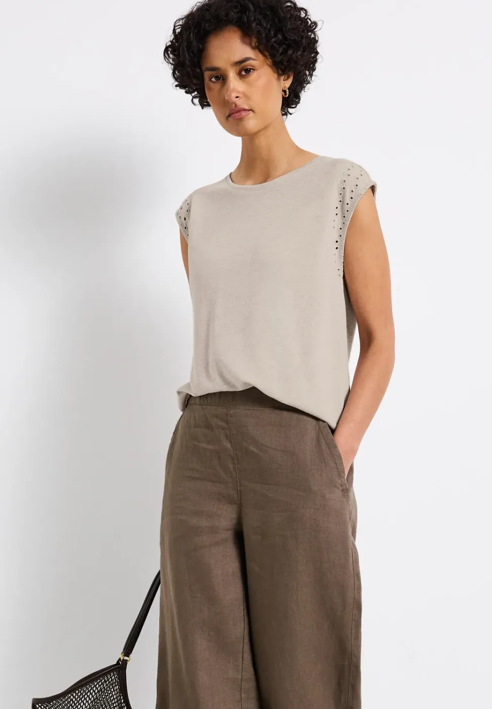Shirt met geborduurde details