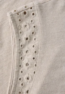 Shirt met geborduurde details