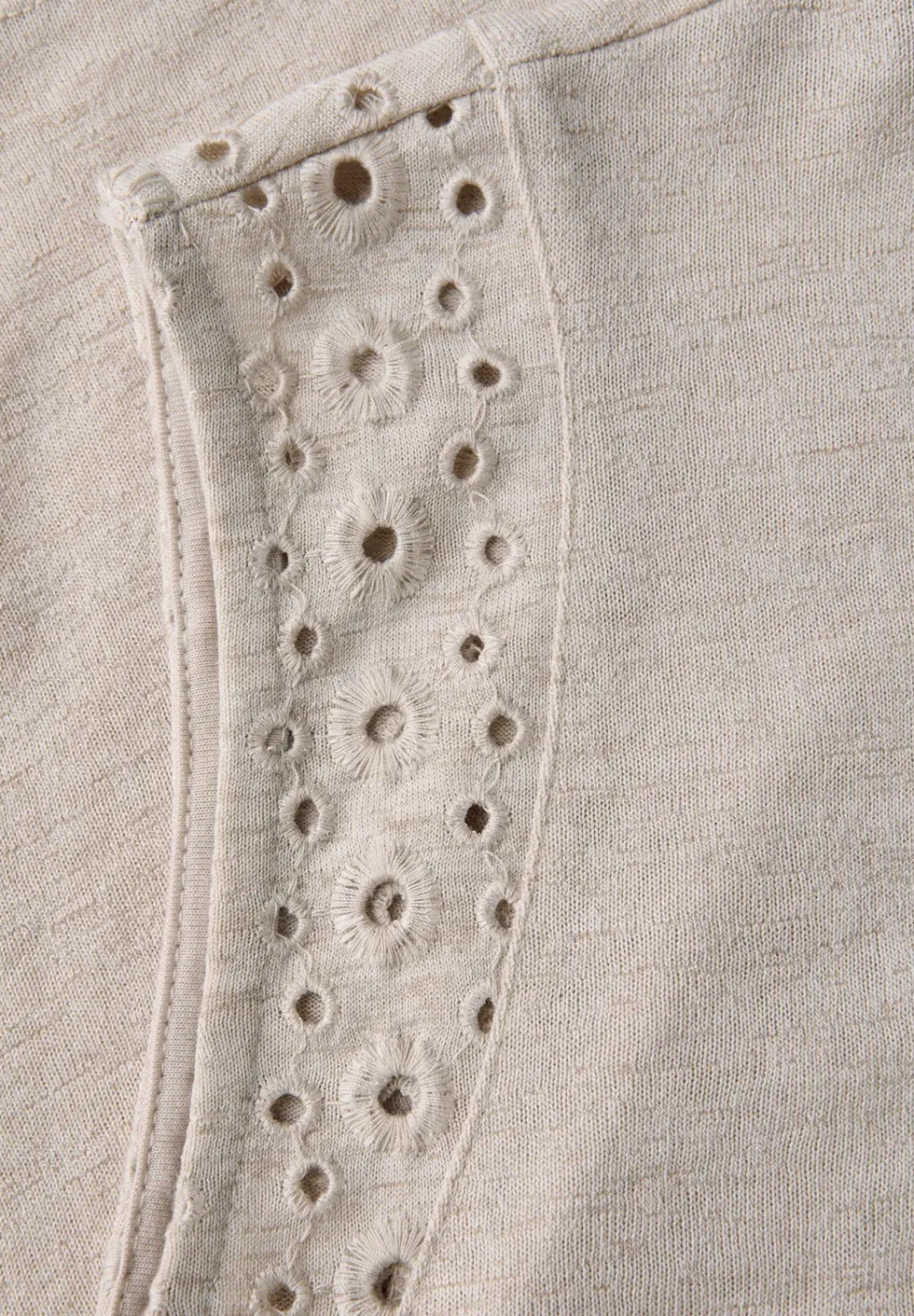 Shirt met geborduurde details