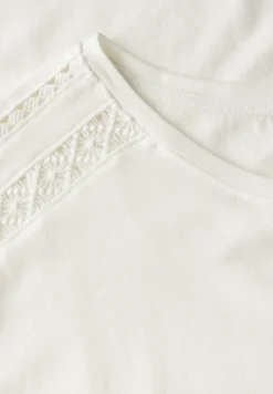 Shirt met gehaakte details