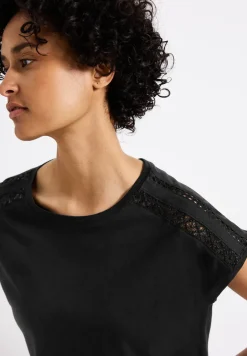 Shirt met gehaakte details