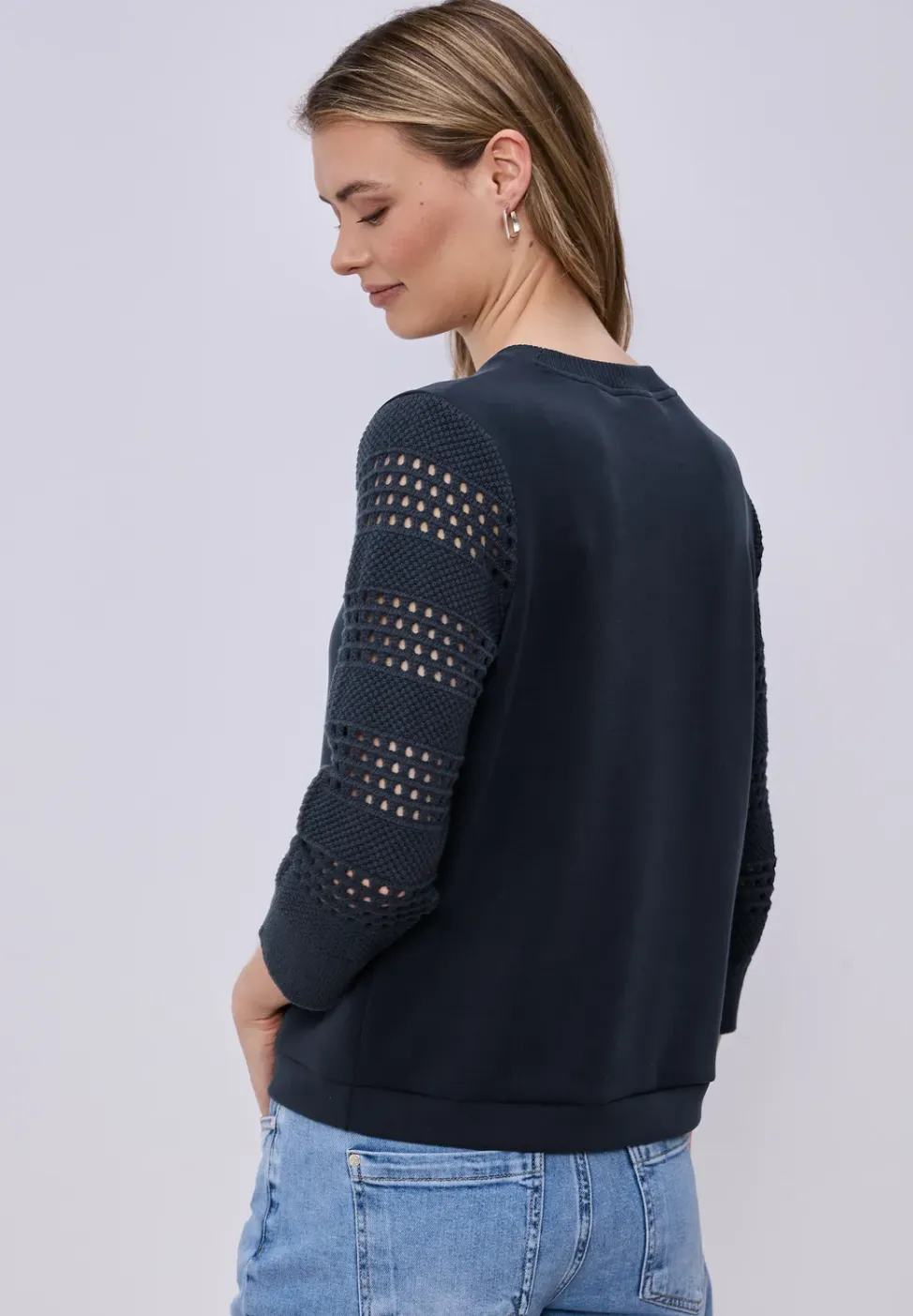 Shirt met geperforeerde mouwen