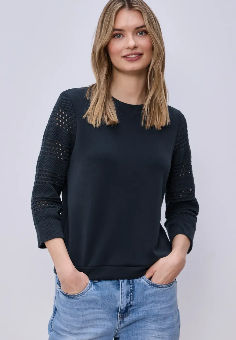 Shirt met geperforeerde mouwen