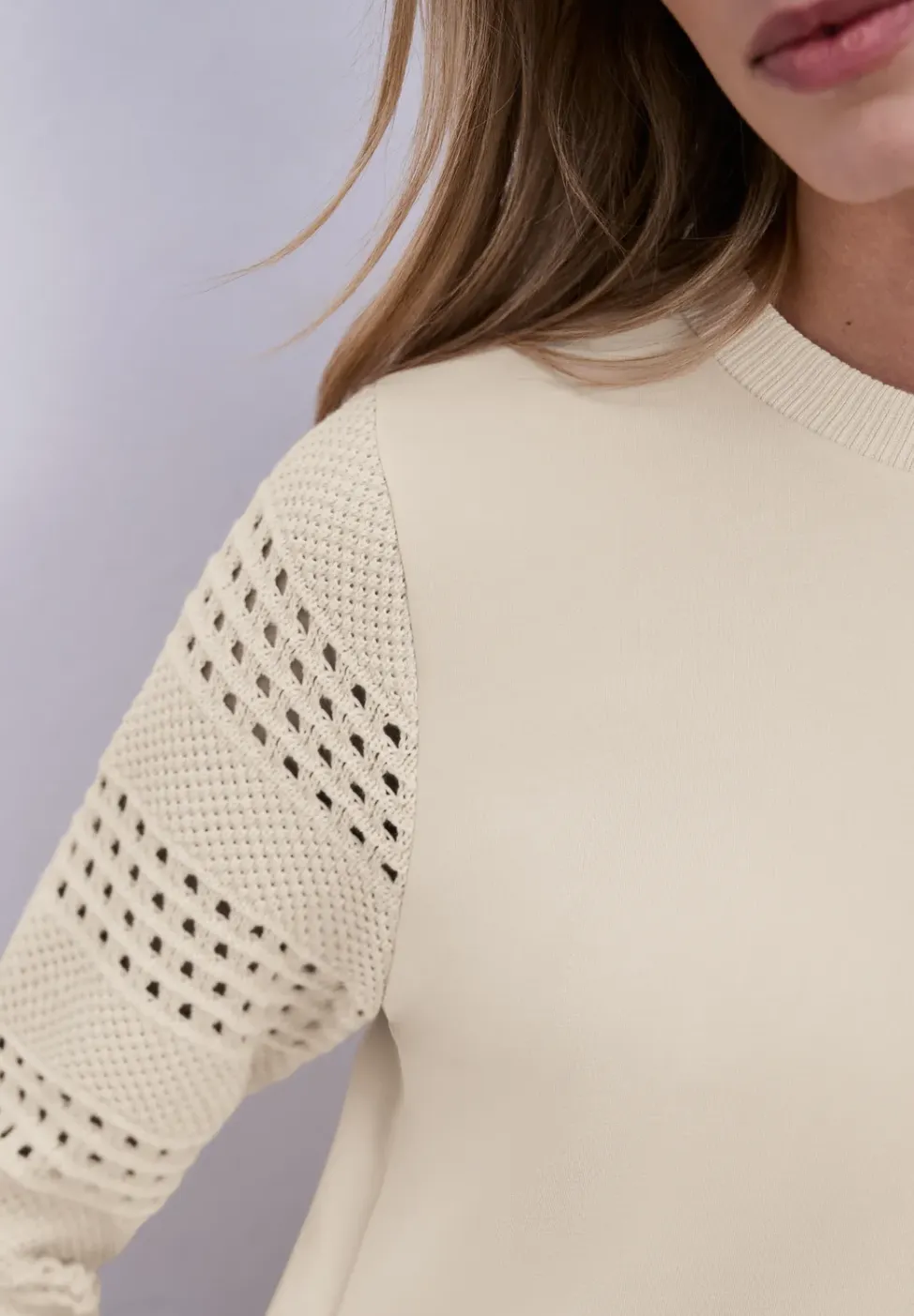 Shirt met geperforeerde mouwen