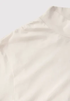Shirt met gerimpelde schouder