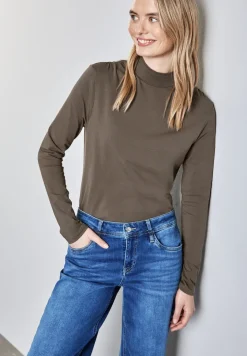 Shirt met gerimpelde schouder