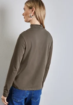 Shirt met gerimpelde schouder