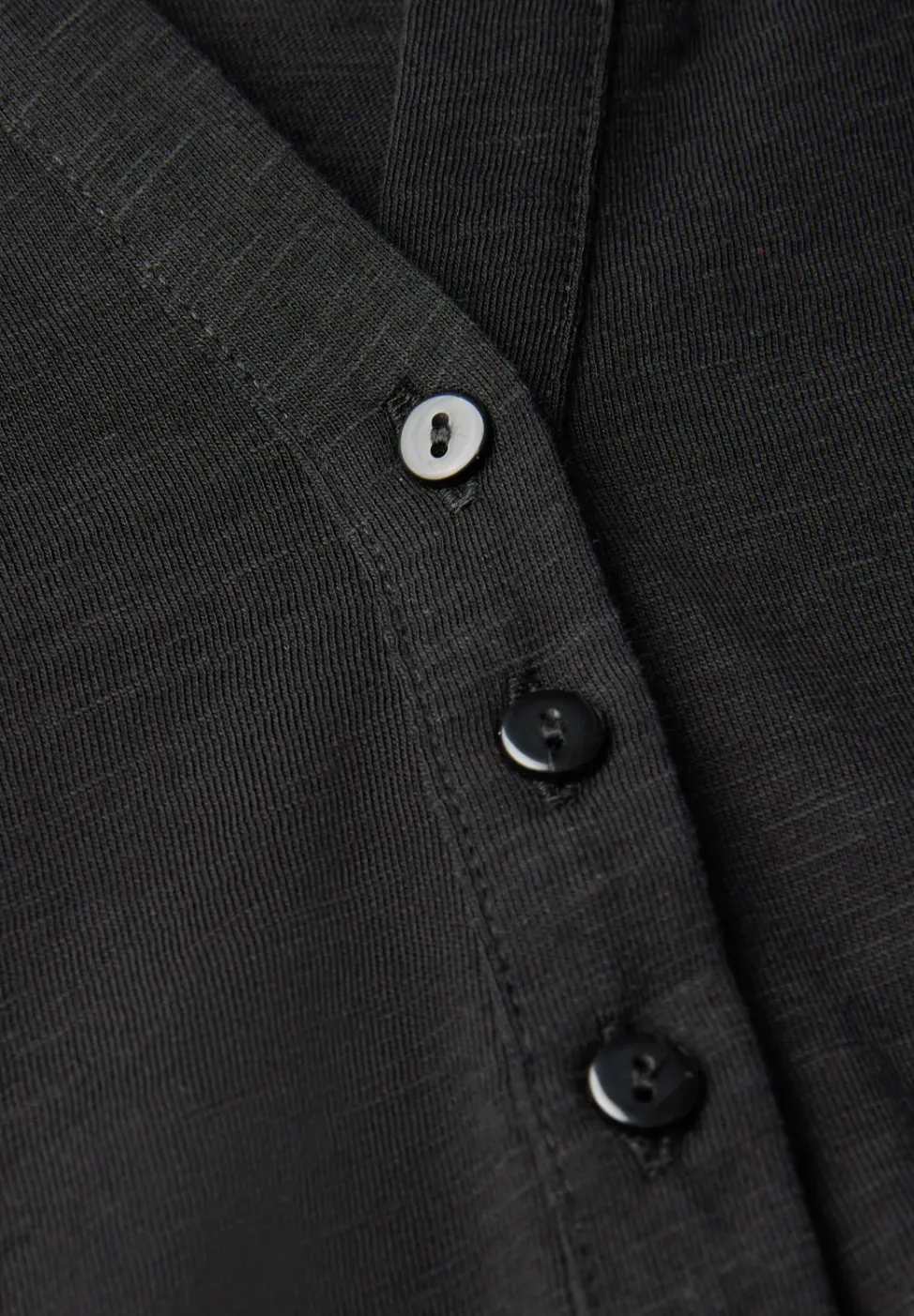 Shirt met gespleten hals