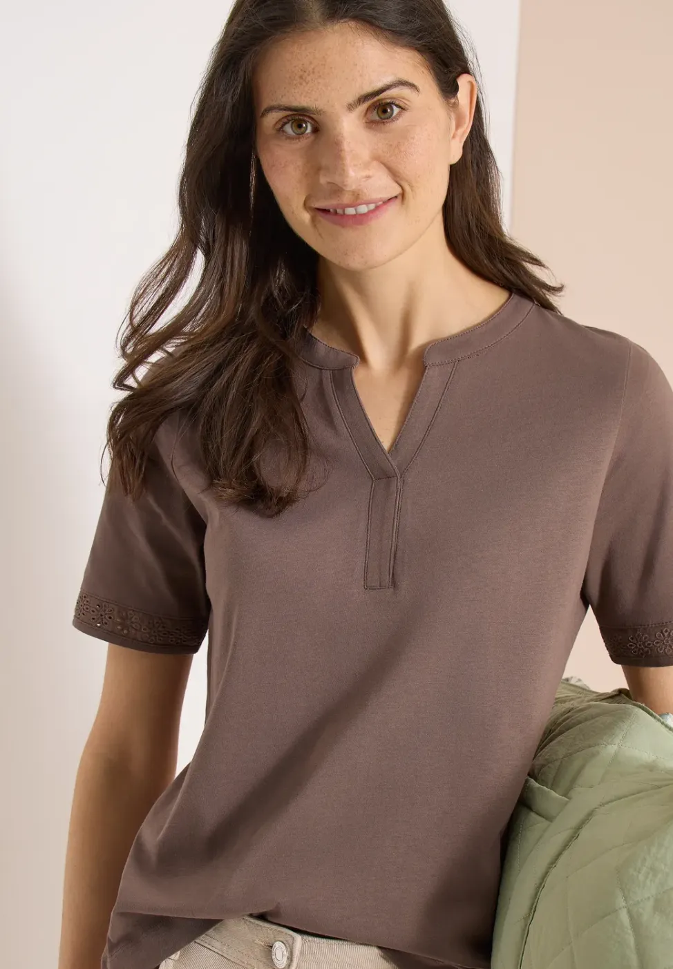 Shirt met gespleten hals en haakband
