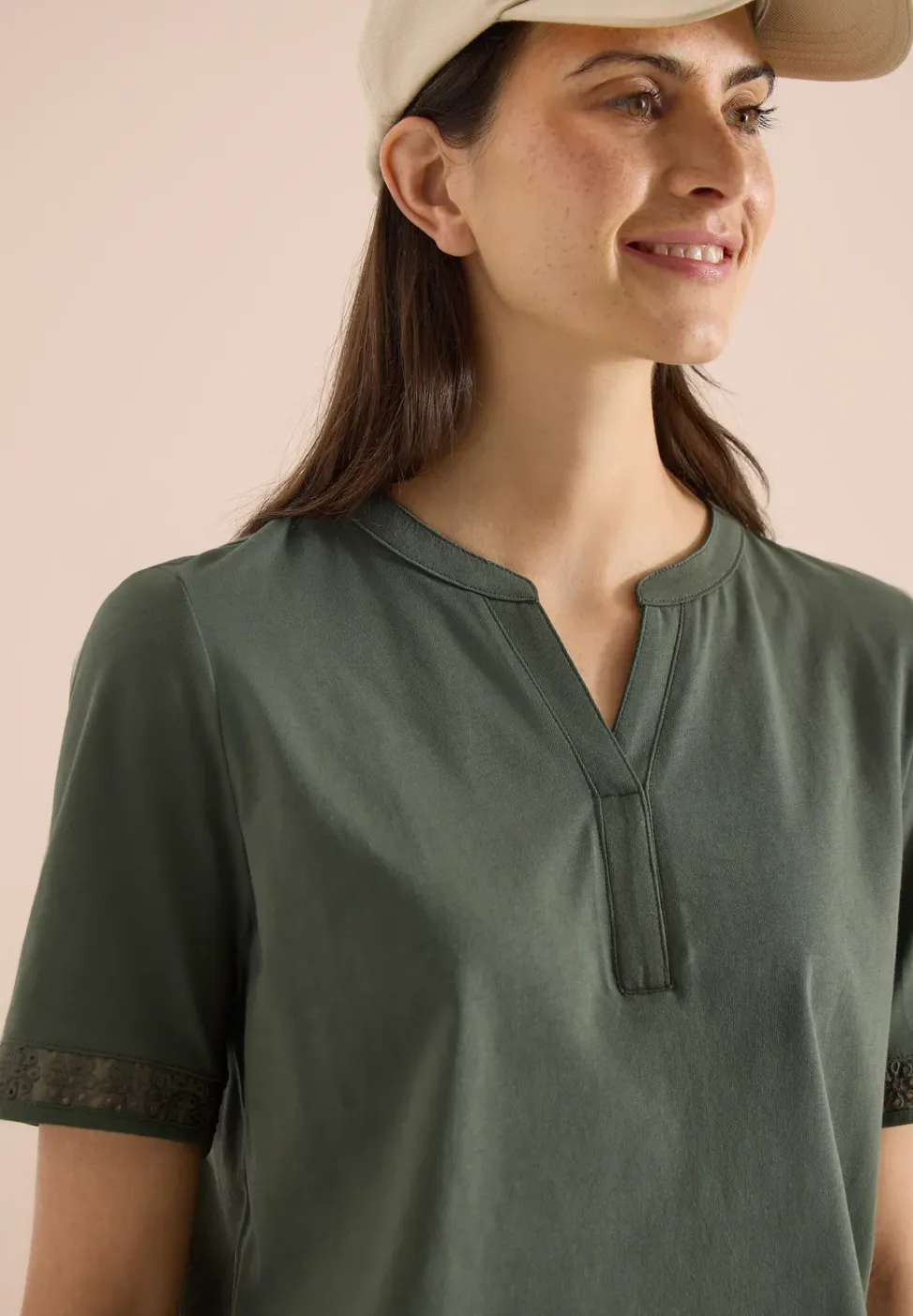 Shirt met gespleten hals en haakband