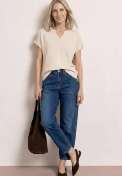 Shirt met gespleten hals en knoopdetails