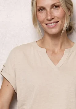 Shirt met gespleten hals en knoopdetails