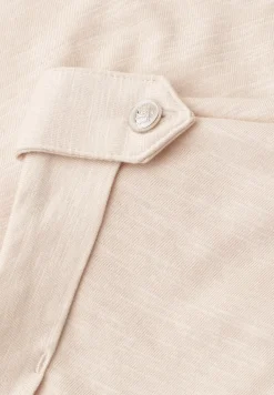 Shirt met gespleten hals en knoopdetails