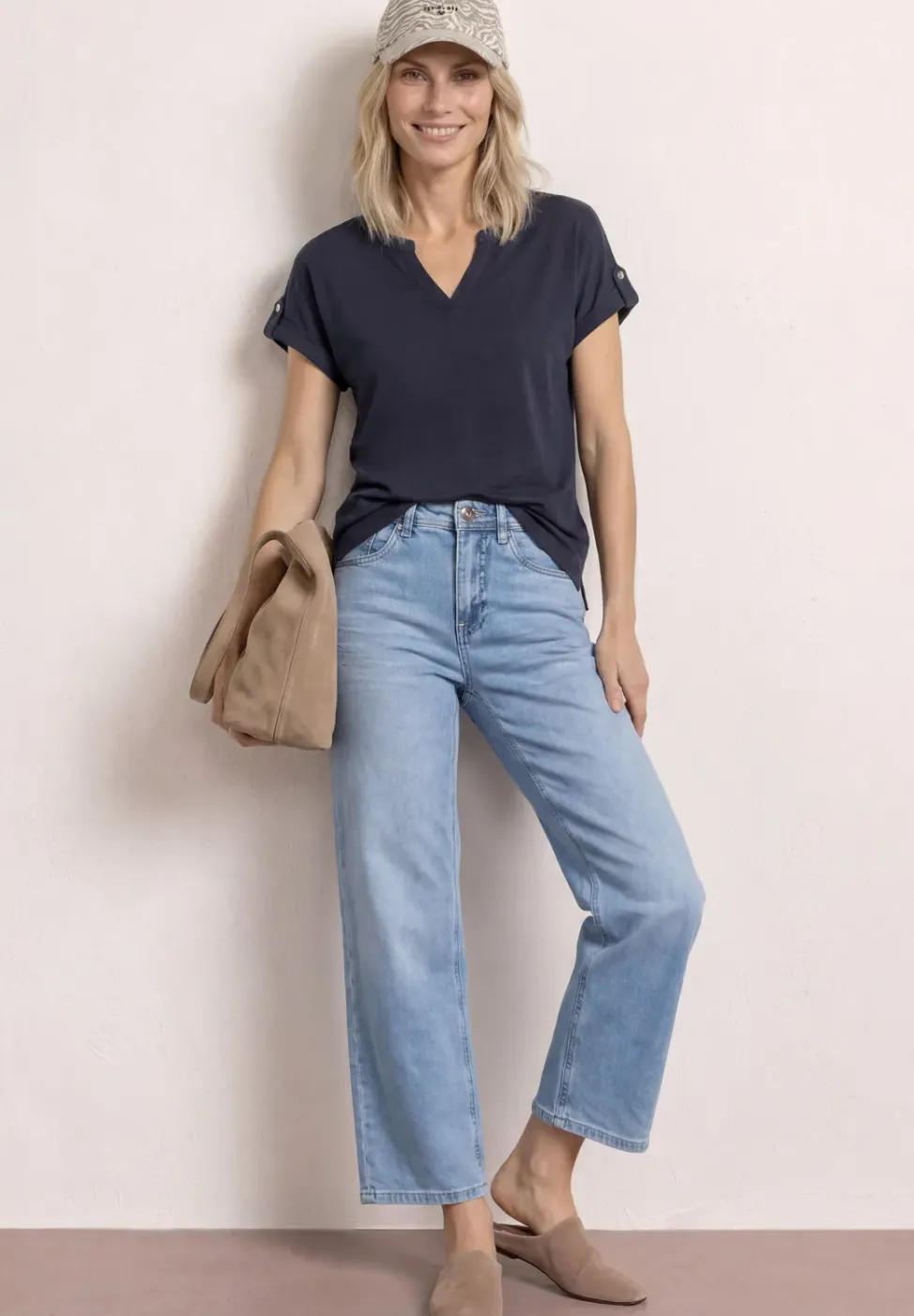 Shirt met gespleten hals en knoopdetails