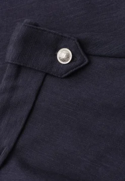 Shirt met gespleten hals en knoopdetails