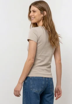 Shirt met gespleten hals en satijnen details